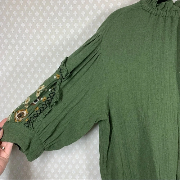 Zara Green Ruffle Floral Embroidered Beaded Mock Neck Peasant Top - Picture 4 of 5